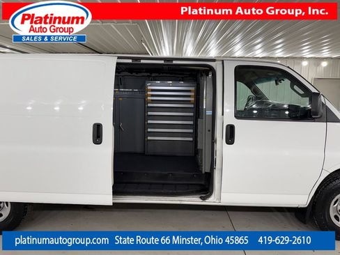 Used 2018 Chevrolet Express 3500 Extended w/ Driver Convenience Package RWD image 35
