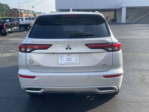 Used 2024 Mitsubishi Outlander SEL FWD image 4