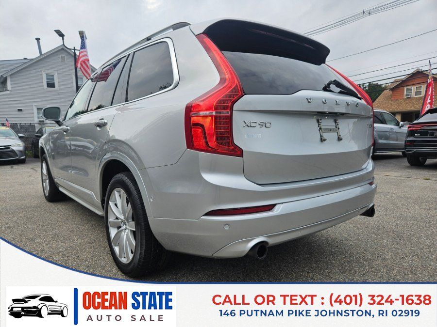 Used 2018 Volvo XC90 T5 Momentum w/ Convenience Package AWD/4WD image 3