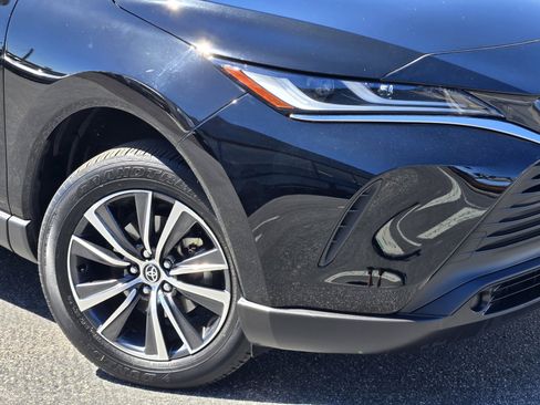 Used 2023 Toyota Venza LE AWD/4WD image 9