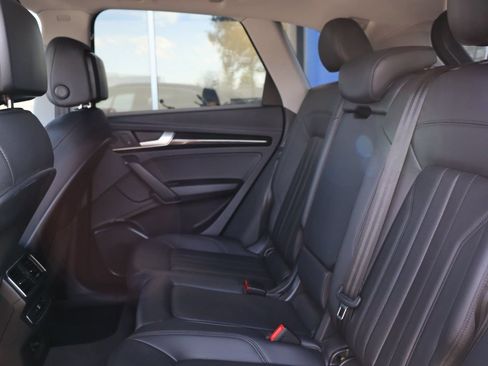 Used 2019 Audi Q5 2.0T Premium w/ Convenience Package AWD/4WD image 11