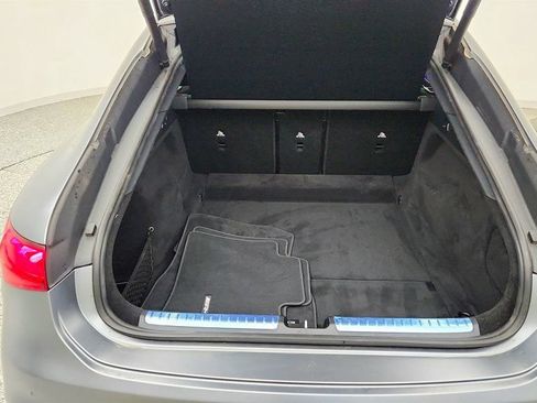 Used 2022 Mercedes-Benz EQS 580 4MATIC Sedan w/ Exclusive Trim Package image 22