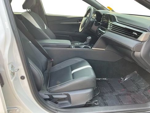 Used 2025 Toyota Camry SE w/ Convenience Package FWD image 17