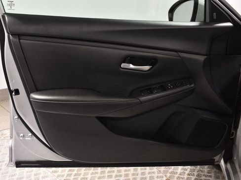 Used 2023 Nissan Sentra SV image 9