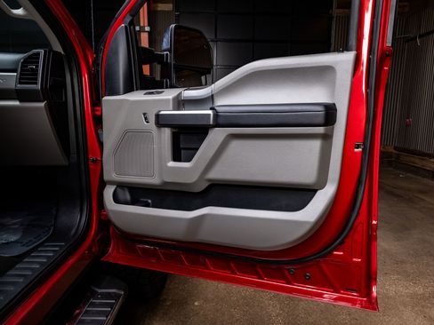 Used 2021 Ford F250 XLT w/ XLT Premium Package image 36