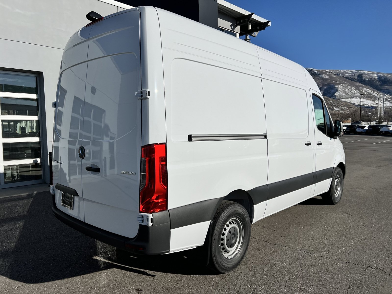 Used 2025 Mercedes-Benz Sprinter 2500 image 14