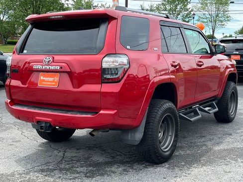 Used 2020 Toyota 4Runner SR5 AWD/4WD image 8