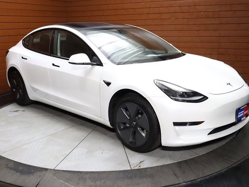 Used 2023 Tesla Model 3 Standard Range image 29