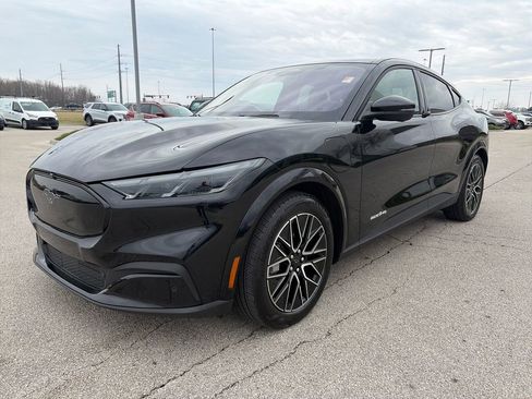 Used 2025 Ford Mustang Mach-E Premium AWD/4WD image 3