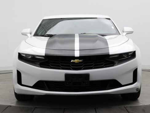 Used 2019 Chevrolet Camaro LT RWD image 2