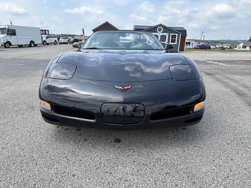 Used 2004 Chevrolet Corvette Convertible w/ Preferred Equipment Group RWD image 3