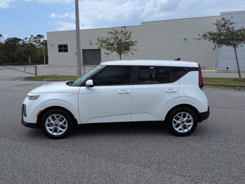 Used 2022 Kia Soul S FWD image 8