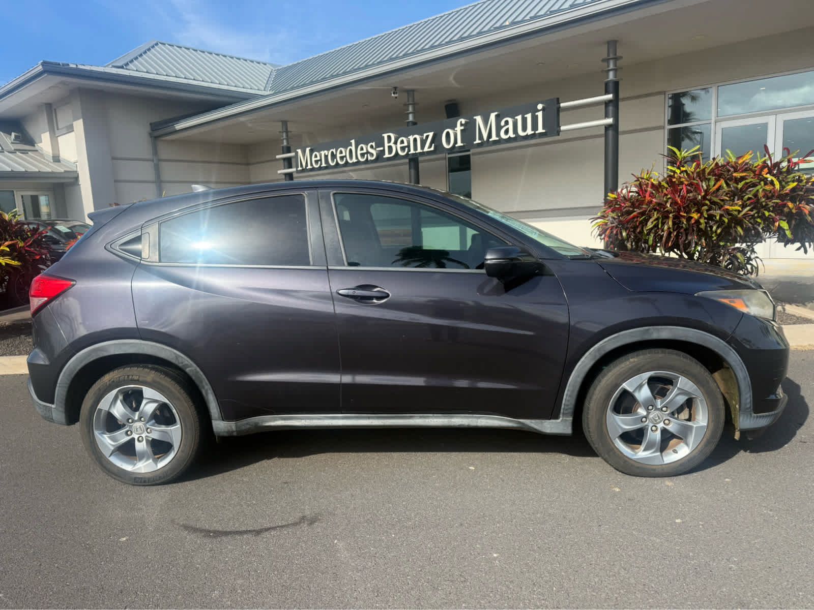 Used 2017 Honda HR-V EX image 2
