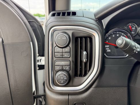 Used 2021 Chevrolet Silverado 1500 LT w/ Safety Package II AWD/4WD image 17