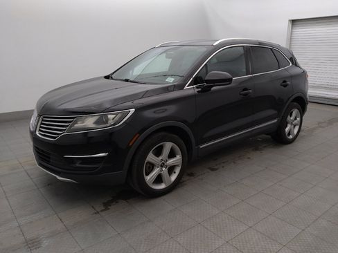 Used 2017 Lincoln MKC Premiere FWD image 2