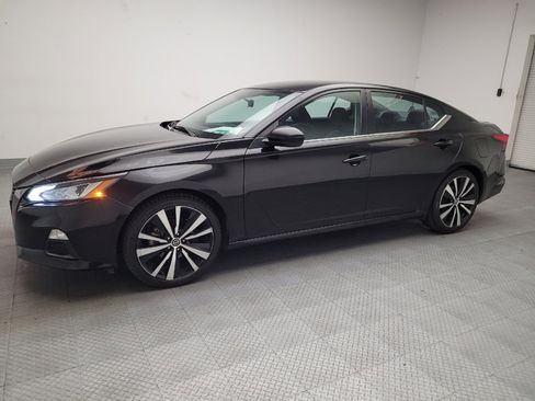 Used 2021 Nissan Altima 2.5 SR image 2