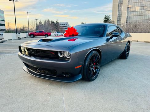 Used 2016 Dodge Challenger SRT w/ Technology Group image 3