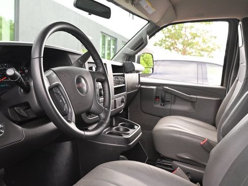 Used 2022 GMC Savana 3500 Extended w/ Driver Convenience Package RWD image 12