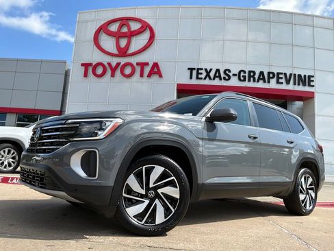Used 2026 Volkswagen Atlas SE AWD/4WD image 2