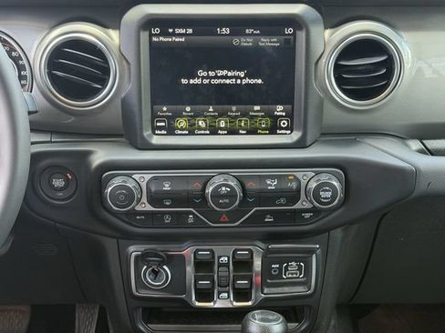 Used 2023 Jeep Wrangler Unlimited Sahara AWD/4WD image 17
