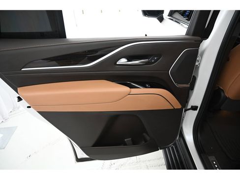 Used 2022 Cadillac Escalade Premium Luxury w/ Performance Package image 21