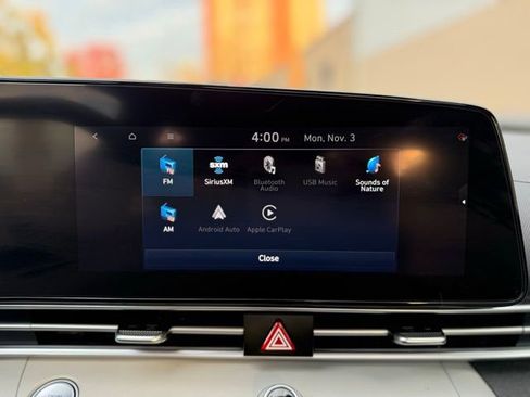 Used 2022 Hyundai Elantra Limited image 38