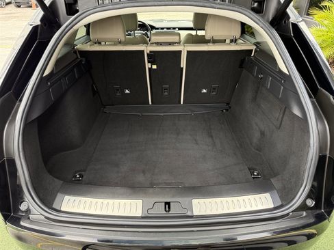 Used 2020 Land Rover Range Rover Velar S image 32