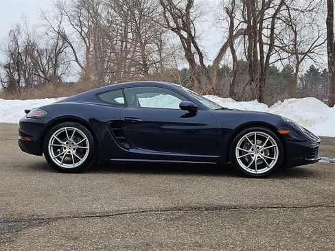 Used 2017 Porsche 718 Cayman image 8