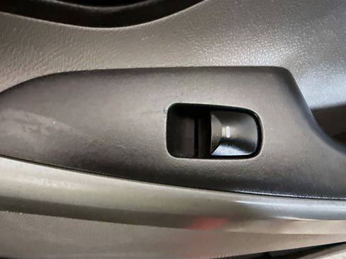 Used 2016 Hyundai Elantra SE image 28