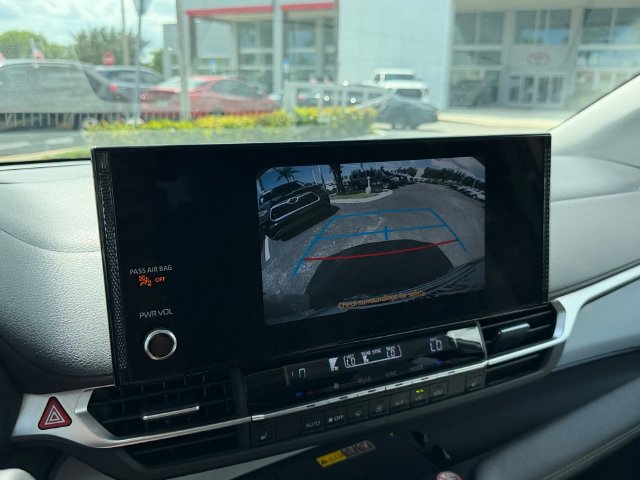 Certified 2026 Toyota Sienna XLE FWD image 26