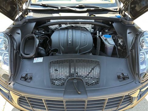 Used 2017 Porsche Macan AWD/4WD image 22