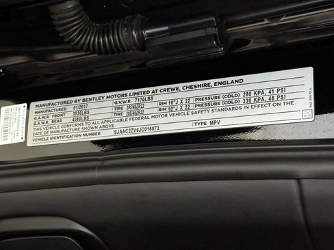 Used 2018 Bentley Bentayga Black Edition image 91