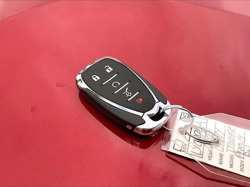 Used 2023 Chevrolet Traverse Premier AWD/4WD image 36