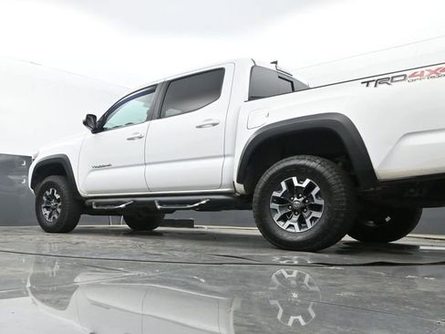 Used 2018 Toyota Tacoma TRD Off-Road image 10