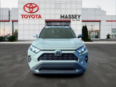 Used 2022 Toyota RAV4 XLE Premium image 8