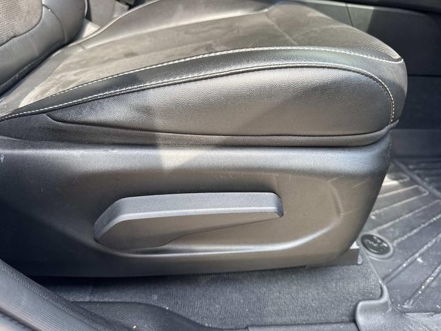 Used 2023 Jeep Grand Cherokee L Laredo RWD image 14