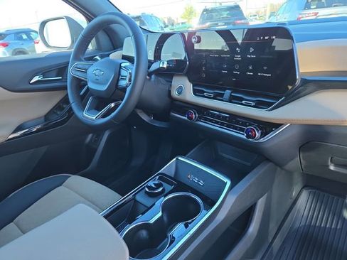 New 2026 Chevrolet Equinox ACTIV w/ Convenience Package III image 16