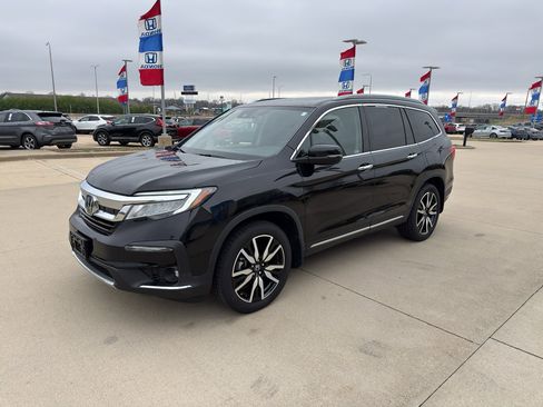 Used 2021 Honda Pilot Touring image 1