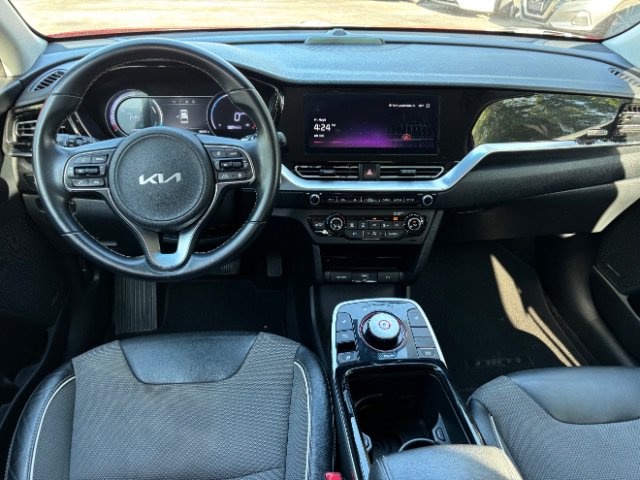 Used 2022 Kia Niro EX FWD image 12