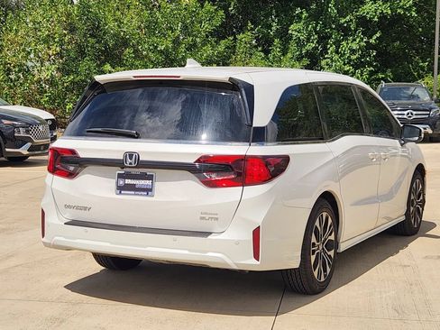 Used 2026 Honda Odyssey Elite image 9