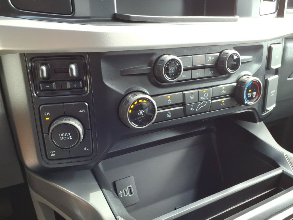 New 2026 Ford F350 XLT w/ FX4 Off-Road Package AWD/4WD image 23
