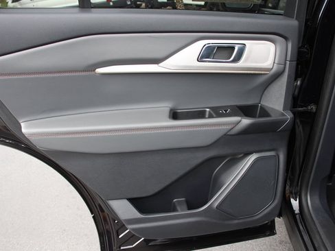 Certified 2025 Ford Explorer Active AWD/4WD image 20