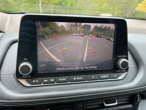 Used 2021 Nissan Rogue S AWD/4WD image 18