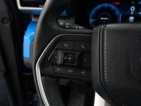 Used 2025 Toyota Tacoma TRD Off-Road image 22