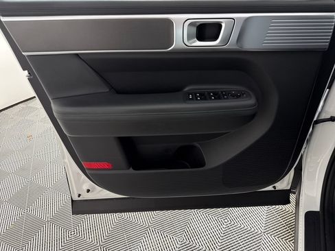 Used 2025 Hyundai Santa Fe SEL FWD image 9