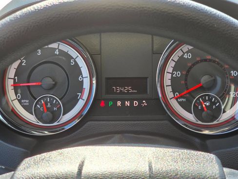 Used 2015 Dodge Grand Caravan SXT image 11