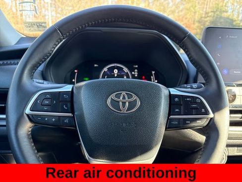 Used 2024 Toyota Grand Highlander XLE image 16