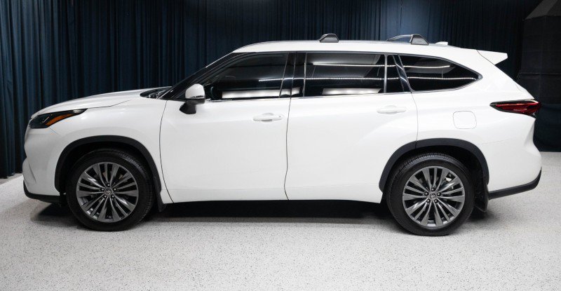 Used 2021 Toyota Highlander Platinum AWD/4WD image 8