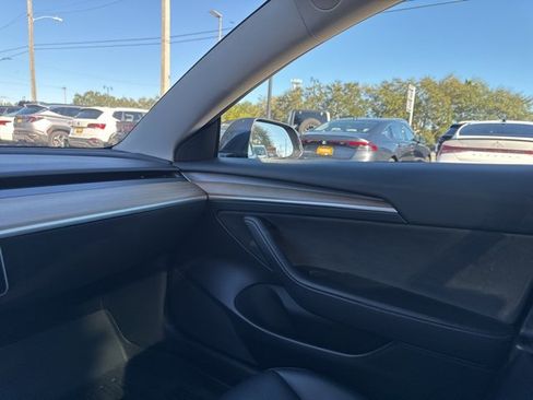 Used 2023 Tesla Model 3 Standard Range image 22