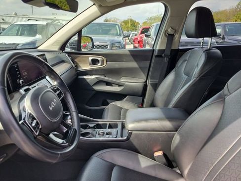 Used 2023 Kia Sorento EX w/ Panoramic Sunroof Package image 12